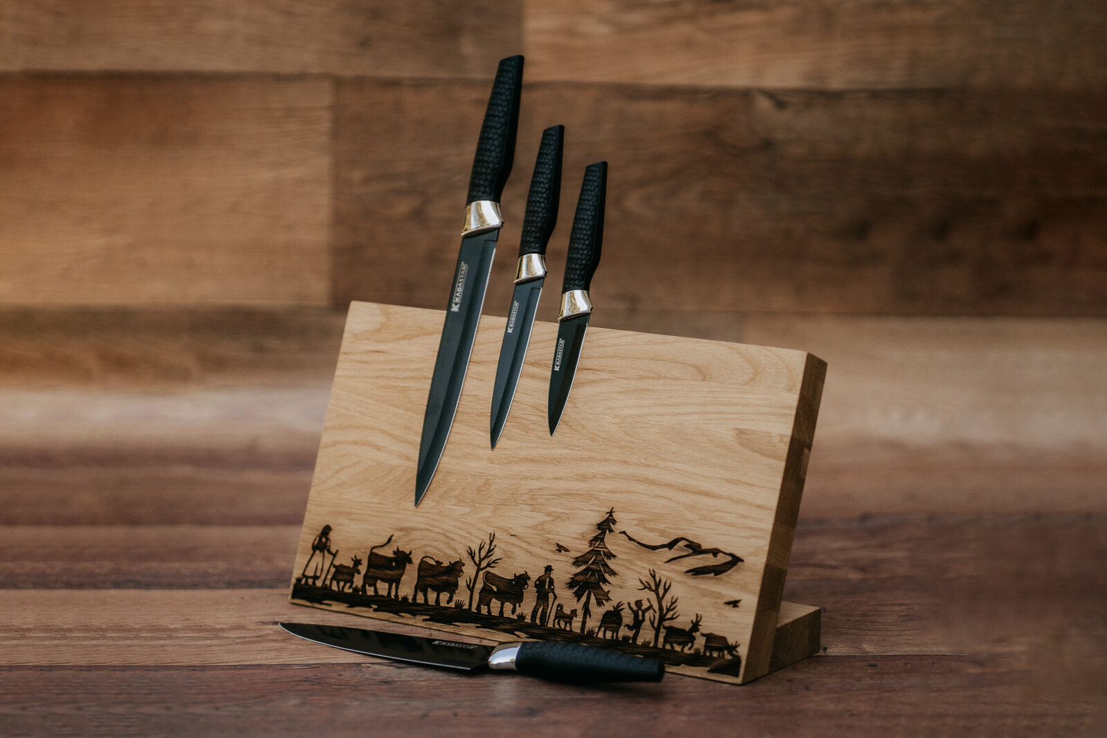 Magnetischer Messerblock aus Eichenholz – Elegante Messeraufbewahrung