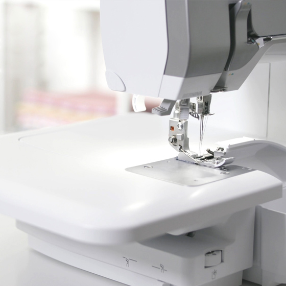 BERNINA-L850-Feature-Anschiebetisch
