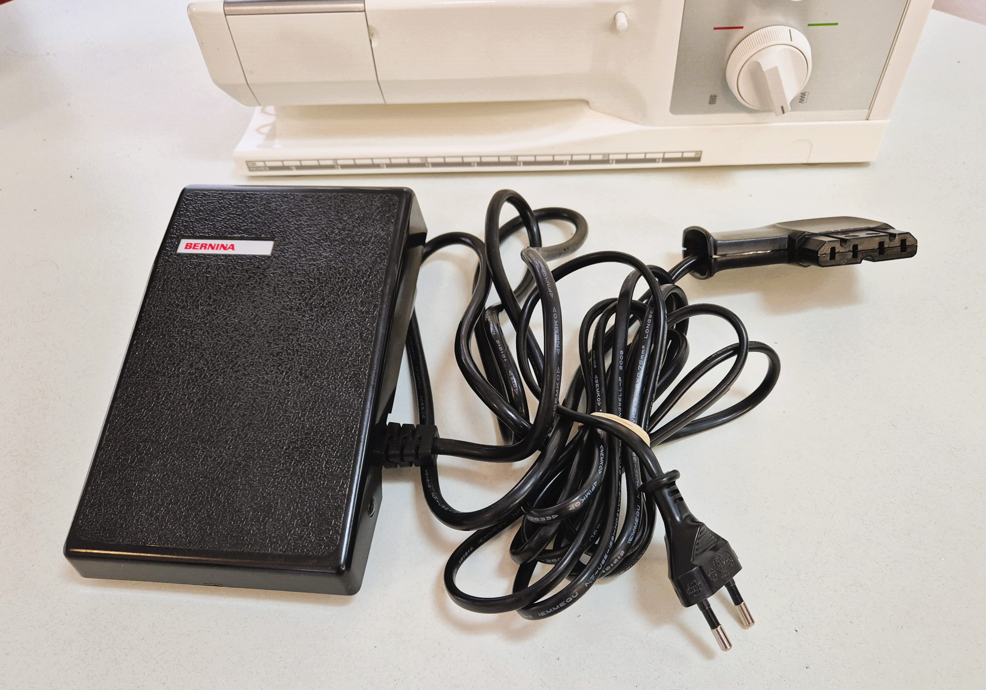 BERNINA Fussanlasser mit Stecker
