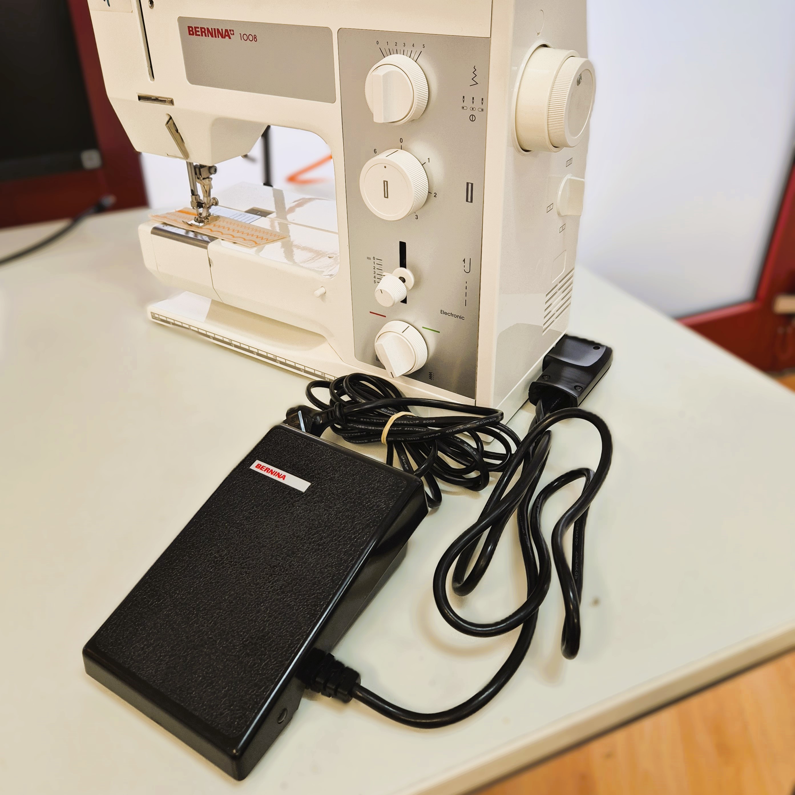 BERNINA Fussanlasser mit Stecker