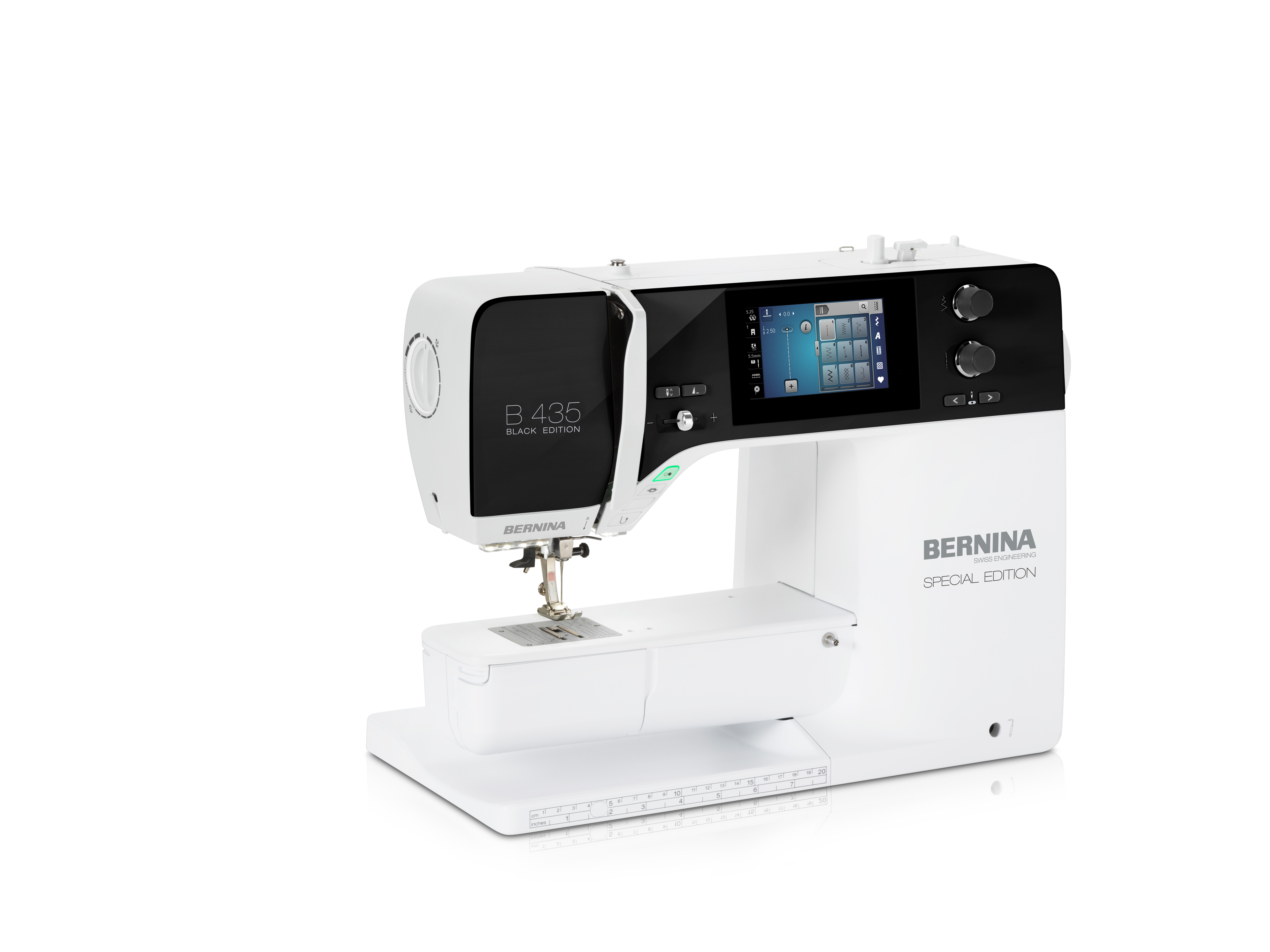 BERNINA 435 Black Edition